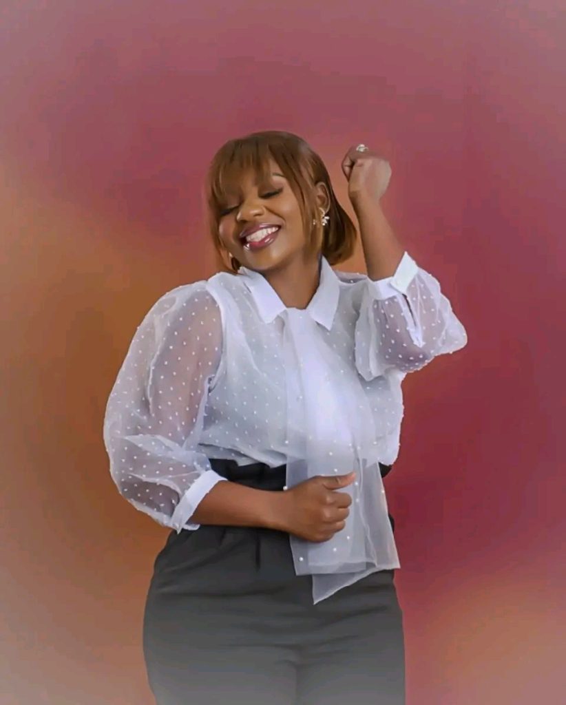 Choisie Basolua en concert à Kinshasa ce 5 juillet 2025 à Show Buzz